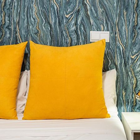 Bnbholder Friendly La Latina Apartment มาดริด ภายนอก รูปภาพ
