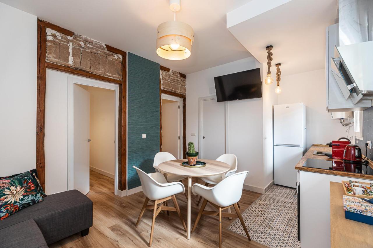 Bnbholder Friendly La Latina Apartment มาดริด ภายนอก รูปภาพ