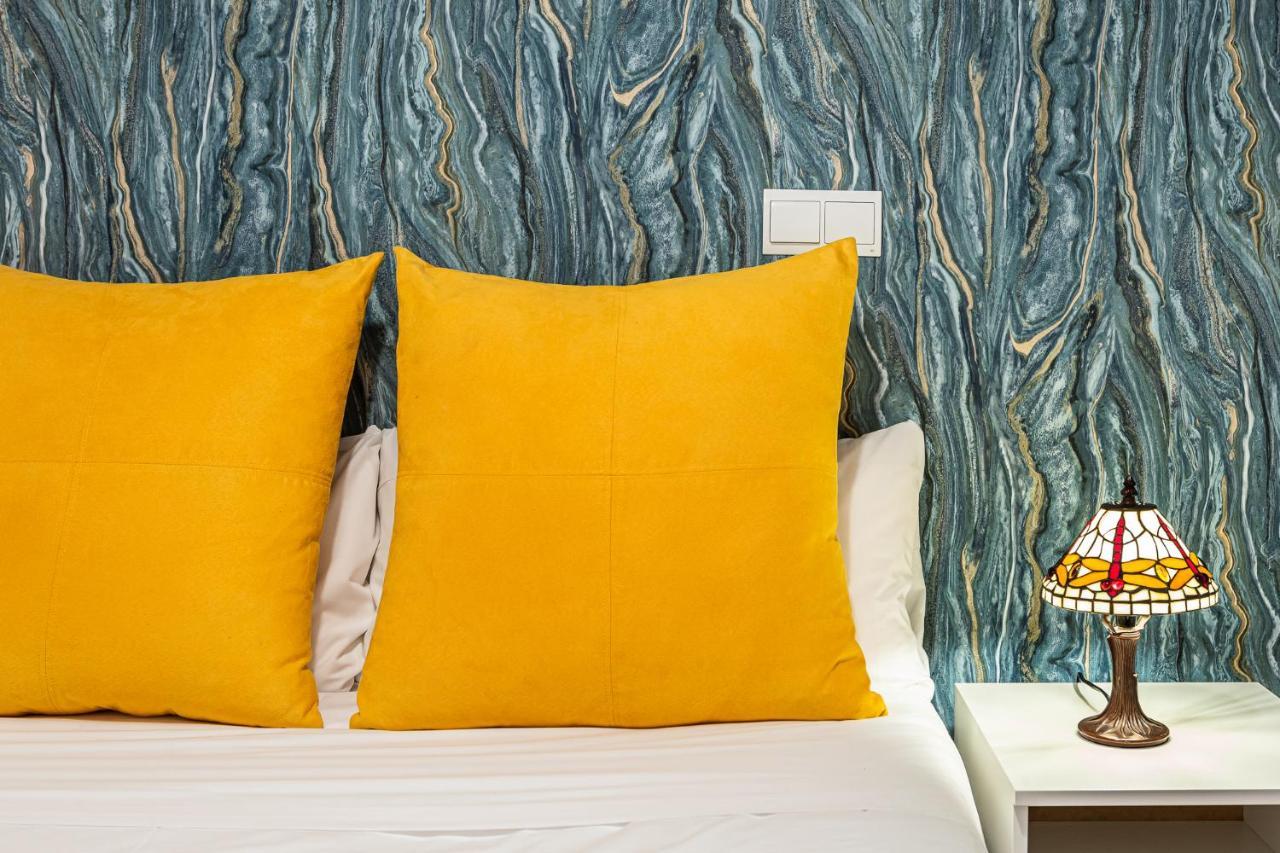 Bnbholder Friendly La Latina Apartment มาดริด ภายนอก รูปภาพ